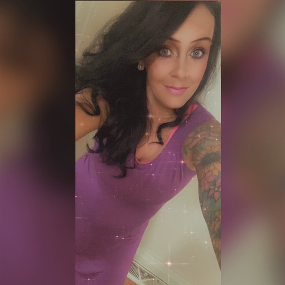 I’m Casey👛👚👗🎀💄👠👢👡 - Picture 2 of 4